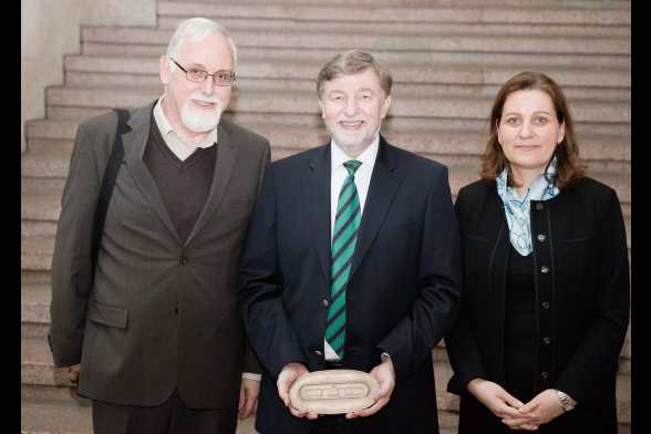 Professor Dr. Franken, Udo Inden mit Schmalenbachmedaille und Professor Dr. Blöcher 