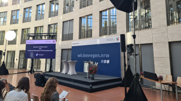 Bühne des Kommunalkongresses "Klimaanpassung NRW" Bühne des Kommunalkongresses "Klimaanpassung NRW"