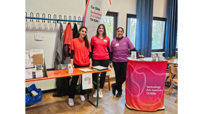 Gruppenfoto von drei Personen