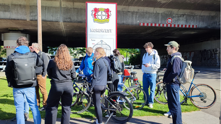 Feldbegehung rund um die BayArena