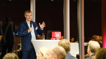 Dr. Johannes Velling