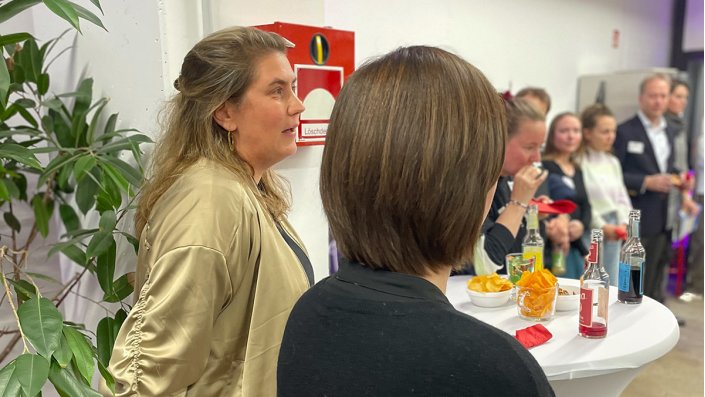 Forschende im Gespräch beim Transferforum 2025