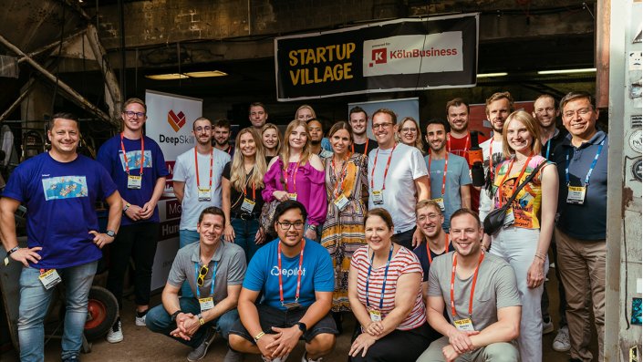 Startups und die KölnBusiness im Startup Village der KölnBusiness auf dem PIRATE Summit 2022