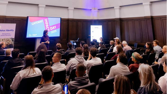 Begrüßung durch Prof. Dr. Annette Blöcher