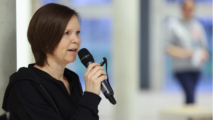 Dr. Stephanie Grubenbecher auf der Bühne