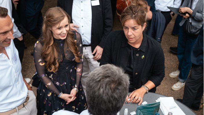 Mona Neubaur und Tanja Zirnstein