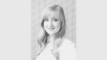 Portraitfoto Yuliya Richert InnovAGe Portraitfoto Yuliya Richert InnovAGe