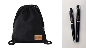 Gewinn: Bag und Stifte-Set Gewinn: Bag und Stifte-Set