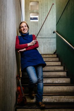 In ihrer Masterthesis hat Silke Lichtenberg die kulturgeschichtliche Entwicklung des Geigen- und Bogenbaus mit der industriellen Entwicklung verknüpft In ihrer Masterthesis hat Silke Lichtenberg die kulturgeschichtliche Entwicklung des Geigen- und Bogenbaus mit der industriellen Entwicklung verknüpft