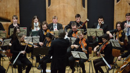 Das Orchester der Fachhochschule Köln in der Aula (Bild: Costa Belibasakis/FH Köln)
