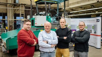 Das DEHS-Projektteam v.l.: Der wissenschaftliche Mitarbeiter Alexander Geier, der Leiter des KLB Prof. Dr. Alfred Ulrich, Projektleiter Hendrik Borggrebe, Masterstudent Daniel Stiels (es fehlt der wissenschaftliche Mitarbeiter Kai Nitsch).  (Bild: Costa Belibasakis/TH Köln)