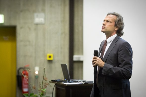 Prof. Dr. Lars Ribbe