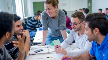 Deutschkurs für Geflüchtete gestartet (Bild: Thilo Schmülgen/TH Köln) Deutschkurs für Geflüchtete gestartet (Bild: Thilo Schmülgen/TH Köln)