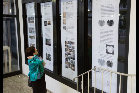 Die Ausstellung zeigt die Entstehung der "Fetten Henne" wie auch die Geschichte des CICS, das sein 30jähriges Bestehen feiert.