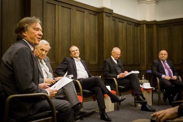 Die Teilnehmer der Podiumsdiskussion