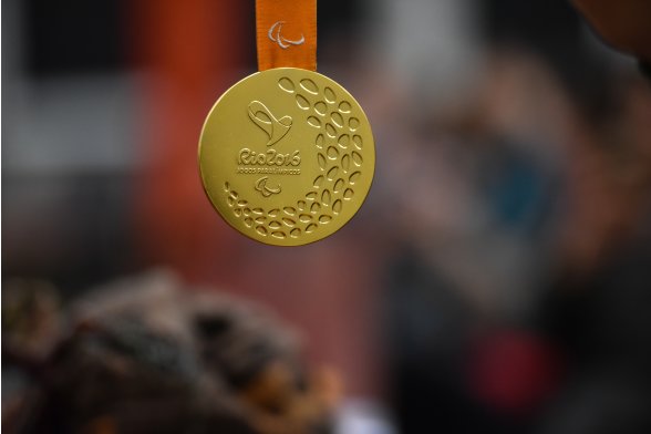 Die Goldmedaille, die Behre mit der 4x100 Meter-Staffel gewonnen hat.