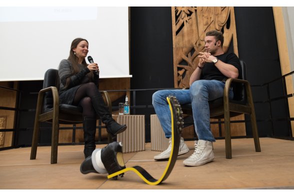 David Behre im Gespräch mit Nadine Sohn, Beauftragte für Studierende mit Beeinträchtigung der TH Köln