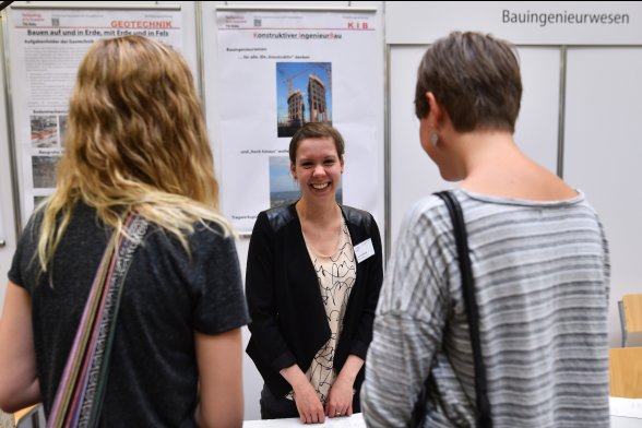 Beratung am Infostand