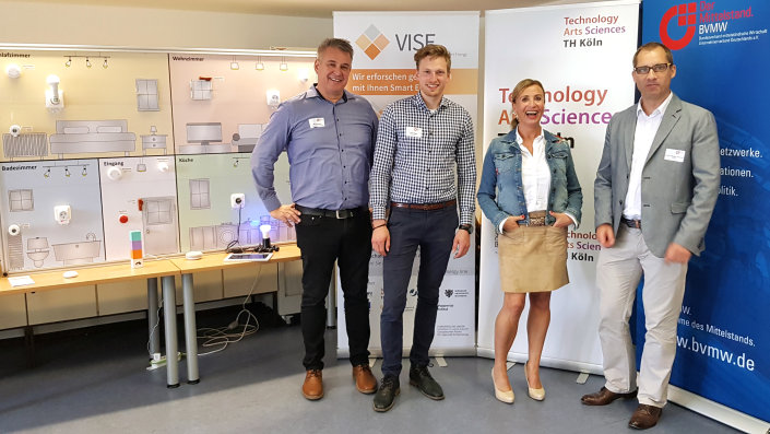 Michael Pauli (manageE GmbH), Lukas Hilger (TH Köln), Margit Schmitz (Kreisgeschäftsführerin des BVMW für die Region Köln), Prof. Dr. Thorsten Schneiders (TH Köln) (v.l.)