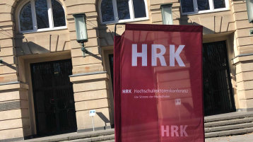 HRK-Flagge (Bild: TH Köln)