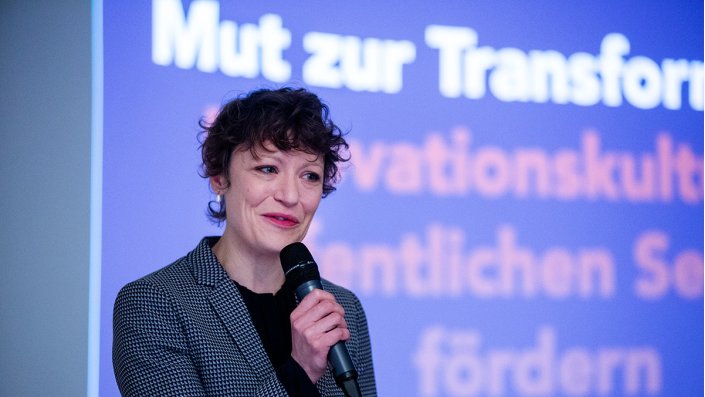 Caroline Paulick-Thiel, Referentin von Politics for Tomorrow
