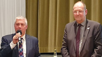 Bürgermeister Volker Erner stellte gemeinsam mit dem Präsidenten der TH Köln, Prof. Dr. Stefan Herzig, die Planungen für den Campus Rhein-Erft der TH Köln bei der öffentlichen Versammlung vor (v.l.) Bürgermeister Volker Erner stellte gemeinsam mit dem Präsidenten der TH Köln, Prof. Dr. Stefan Herzig, die Planungen für den Campus Rhein-Erft der TH Köln bei der öffentlichen Versammlung vor (v.l.)