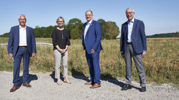 v.l. Volker Erner (Bürgermeister Erftstadt), Prof. Dr. Sylvia Heuchemer (Vizepräsidentin für Lehre und Studium), Prof. Dr. Stefan Herzig (Präsident der TH Köln) Bernhard Ripp (stellv. Landrat Rhein-Erft-Kreis) (Bild: Monika Probst/TH Köln)