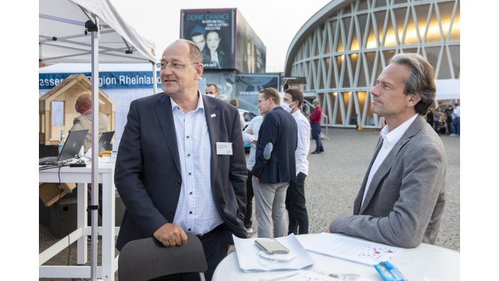 Präsident der TH Köln, Prof. Dr. Stefan Herzig und Prof. Dr. Lars Ribbe, Dekan der Fakultät für Raumentwicklung und Infrastruktursysteme