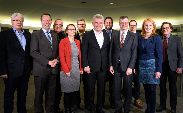 NRW-Wirtschaftsminister Prof. Dr. Andreas Pinkwart zu Besuch an der TH Köln (Gruppenfoto)