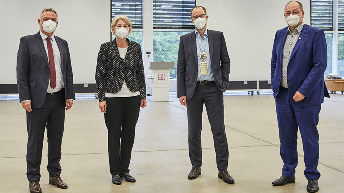 Gruppenfoto der neugewählten Vorstandsmitglieder Gruppenfoto der neugewählten Vorstandsmitglieder