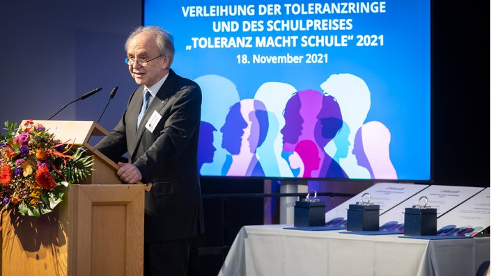Prof. Dr. Klaus Mainzer