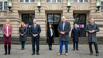 Vizepräsidentin Prof. Dr. Sylvia Heuchemer, Martina Brüderle vom Hochschulreferat für Internationale Angelegenheiten, Botschafter S.E. Viktor Yengibaryan, 2. Sekretärin/Konsulin Anna Avetisyan, Präsident Prof. Dr. Stefan Herzig, Botschaftsrat Sedrak Davtyan und Vizepräsident Prof. Dr. Klaus Becker (v.l.)  (Bild: Michael Bause/TH Köln)