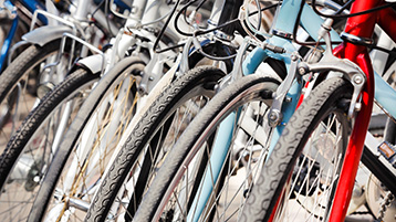 Fahrräder (Bild: Adobe Stock) Fahrräder (Bild: Adobe Stock)
