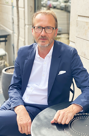 Prof. Dr. Ralph-Andreas Henne, Direktor des Instituts für Technische Gebäudeausrüstung Prof. Dr. Ralph-Andreas Henne, Direktor des Instituts für Technische Gebäudeausrüstung