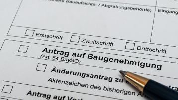 Antrag auf Baugenehmigung (Bild: Adobe Stock / Stockfotos MG)