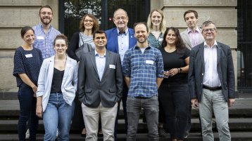 Gruppenfoto der Postdocs und Mitglieder des Präsidiums, des Graduiertenzentrums und des Projekts PLan_CV (Bild: TH Köln / Heike Fischer)
