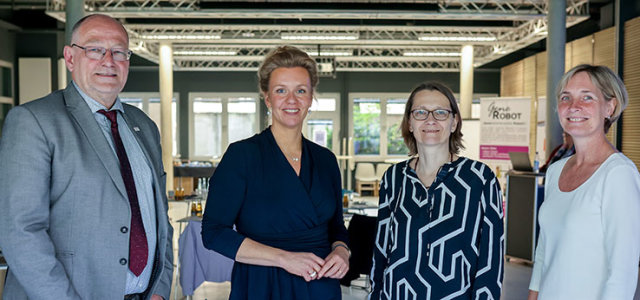 Prof. Dr. Stefan Herzig, Ina Brandes, Dr. Ursula Löffler und Prof. Dr. Sylvia Heuchemer (Bild:Thilo Schmülgen/TH Köln)