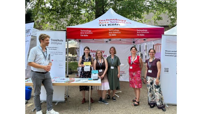 Das Team der TH Köln am Infostand.