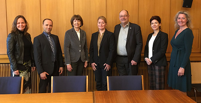 Der neue Vorstand der Kölner Wissenschaftsrunde mit Henriette Reker