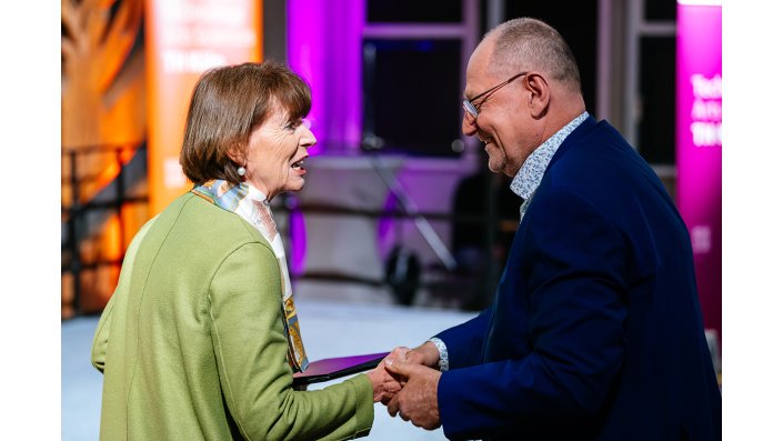 Oberbürgermeisterin Reker und Prof. Dr. Herzig.