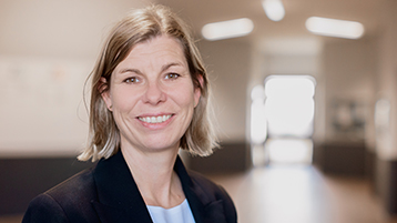 Vanessa Mai von der Fakultät für Anlagen, Energie- und Maschinensysteme hat ihre Dissertation erfolgreich verteidigt und damit als Erste erfolgreich eine Promotion nach Promotionsrechtdes Promotionskolleg NRW (PK NRW) abgeschlossen. ( (Bild: Thilo Schmülgen/TH Köln)