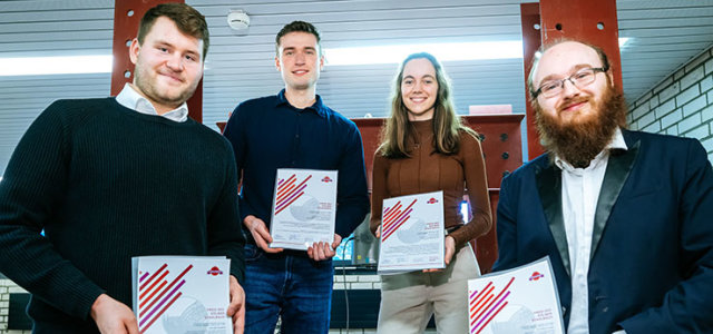 v.l. Ben Borgmann, Gerald Schröder, Katrin Scheele und Simon Schwarz. (Bild:Costa Belibasakis/TH Köln)