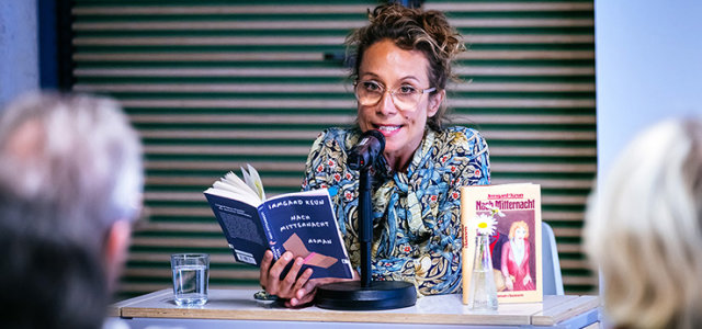 Im Gedenken an die Bücherverbrennung 1933: Schauspielerin und Synchronsprecherin Janina Sachau liest aus Irmgard Keuns Roman 