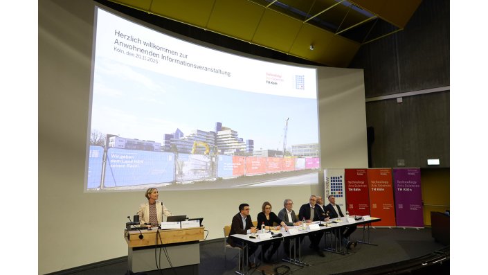 Prof. Dr. Sylvia Heuchemer und das Podium