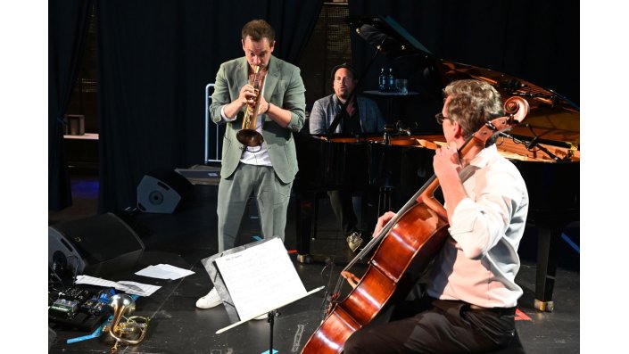 Die Band ECHOES Sound of Home