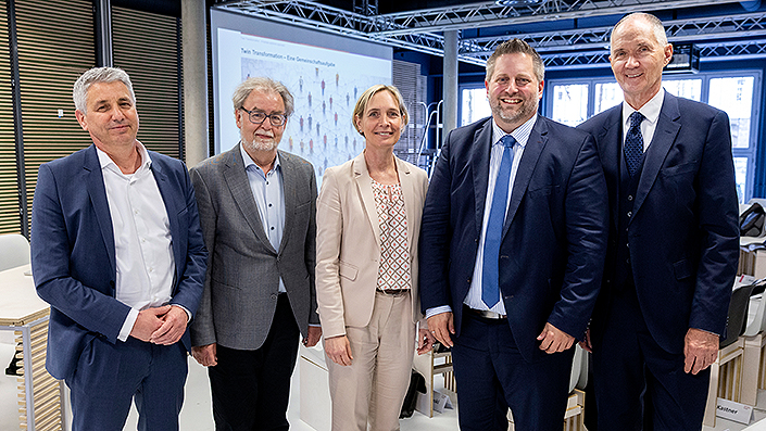 Gruppenbild v.l.n.r.: Prof. Dr. Faßbender, Prof. Dr. Sadowski, Prof. Dr. Heuchemer, Prof. Dr. Wolf, Univ.-Prof. Dr. Radtke
