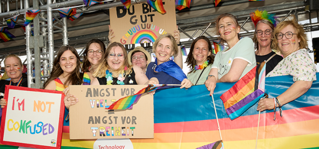 Teilnehmende auf der CSD-Deomonstration 2026 in Köln  (Bild:Heike Fischer / TH Köln)