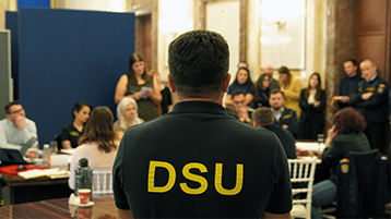 Ein Mitarbeiter des rumänischen Innenministeriums, Abteilung für Katastrophenschutz (DSU), nimmt an der PREPSHIELD-Übung in Bukarest teil.  (Bild: DSU)