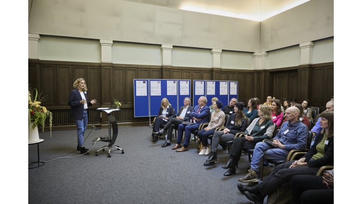 Dr. Christine Rath ergänzt den Input von Frau Schwarzenberger