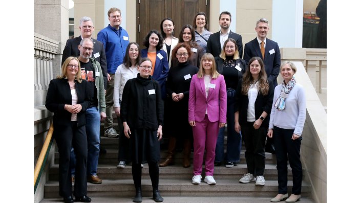 Alle neuen Get-iT-Fellows gemeinsam mit Prof. Dr. Inken Lind (links vorne) und Prof. Dr. Sylvia Heuchemer (rechte vorne)